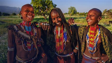 Faces in the Crowd: An Epic Journey Through Ethiopia's Cinematic Soul!