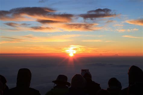 富士山 ご来光 正月 - 初日の出と伝統の融合