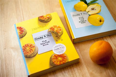  Honey & Co: The Baking Book Uma Sinfonia de Sabores do Oriente Médio