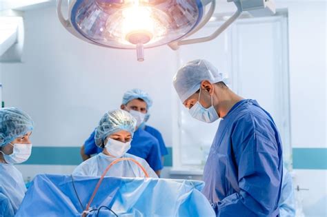  Neurocirurgia Moderna: Um Mergulho Profundo na Mente Humana